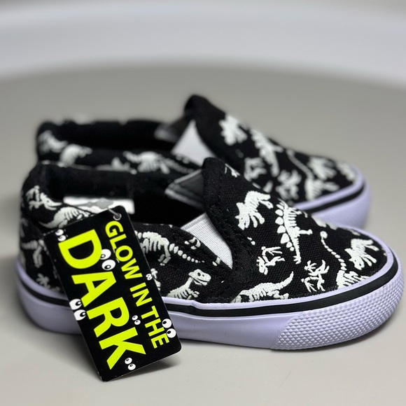 TOMMY BAHAMA DINOSAUR GLOW IN THE DARK TODDLER BOY SIZE 5 NWT - Picture 8 of 11